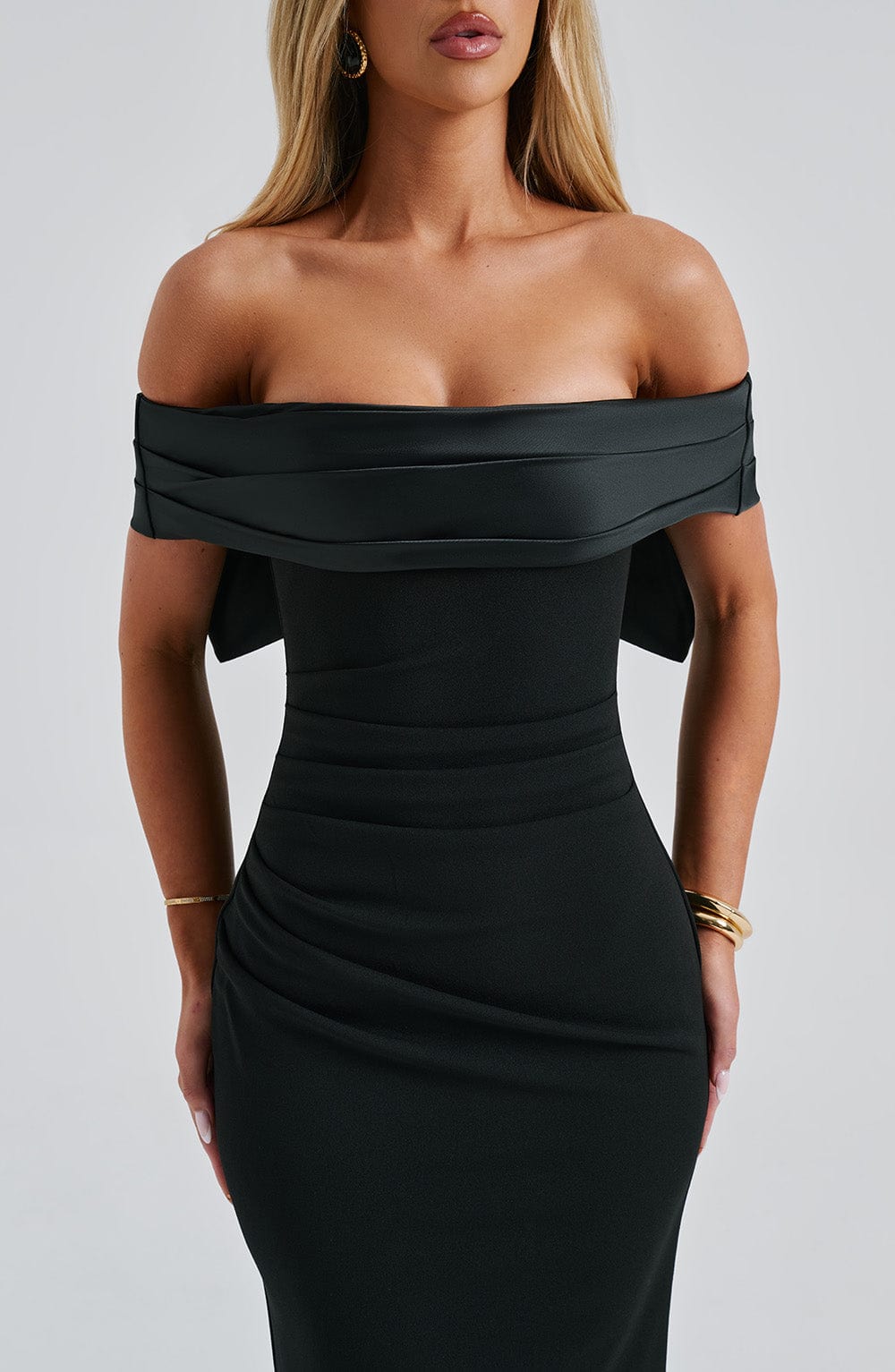 Elisanne Černá Elegance