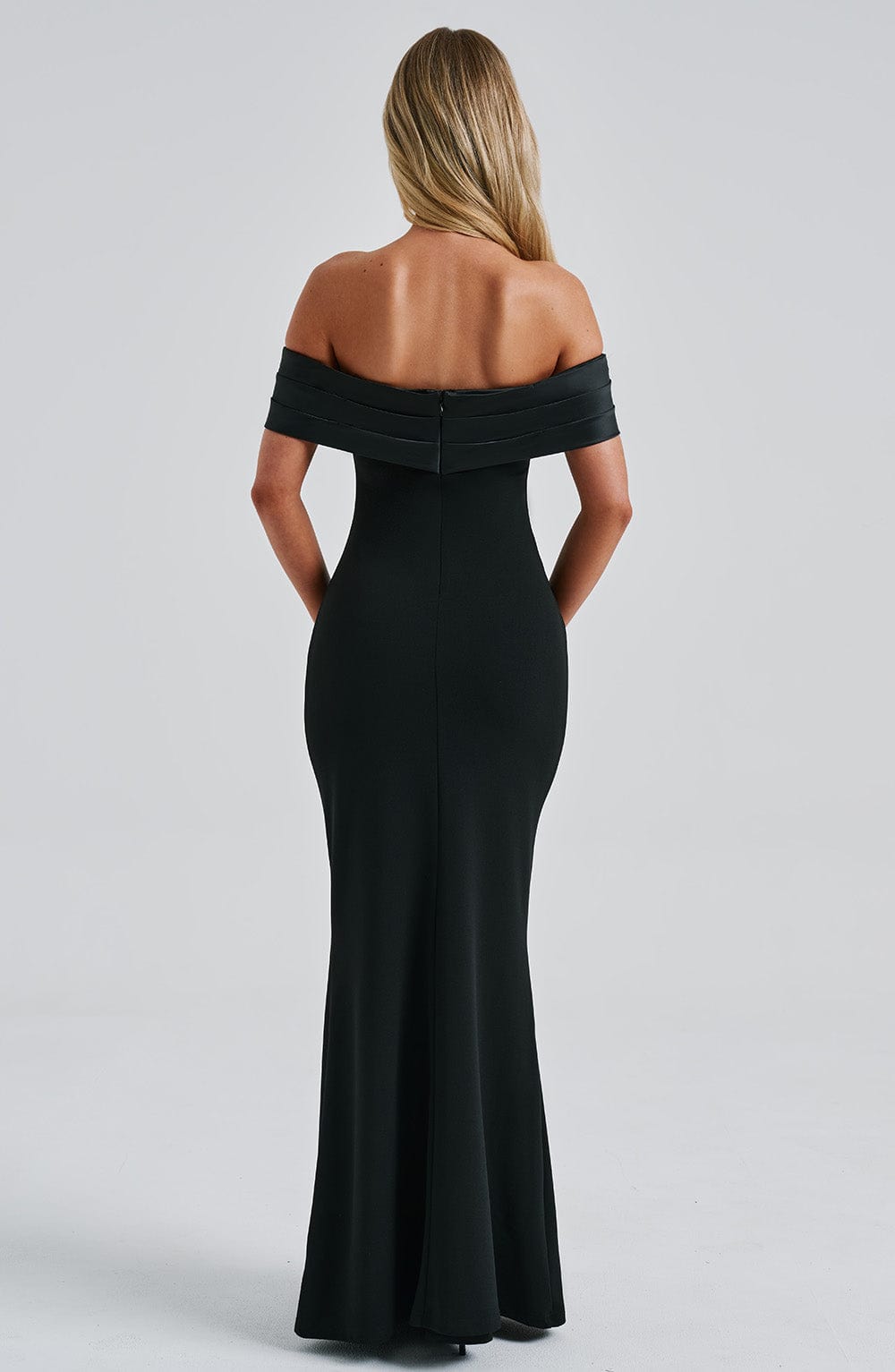 Elisanne Černá Elegance