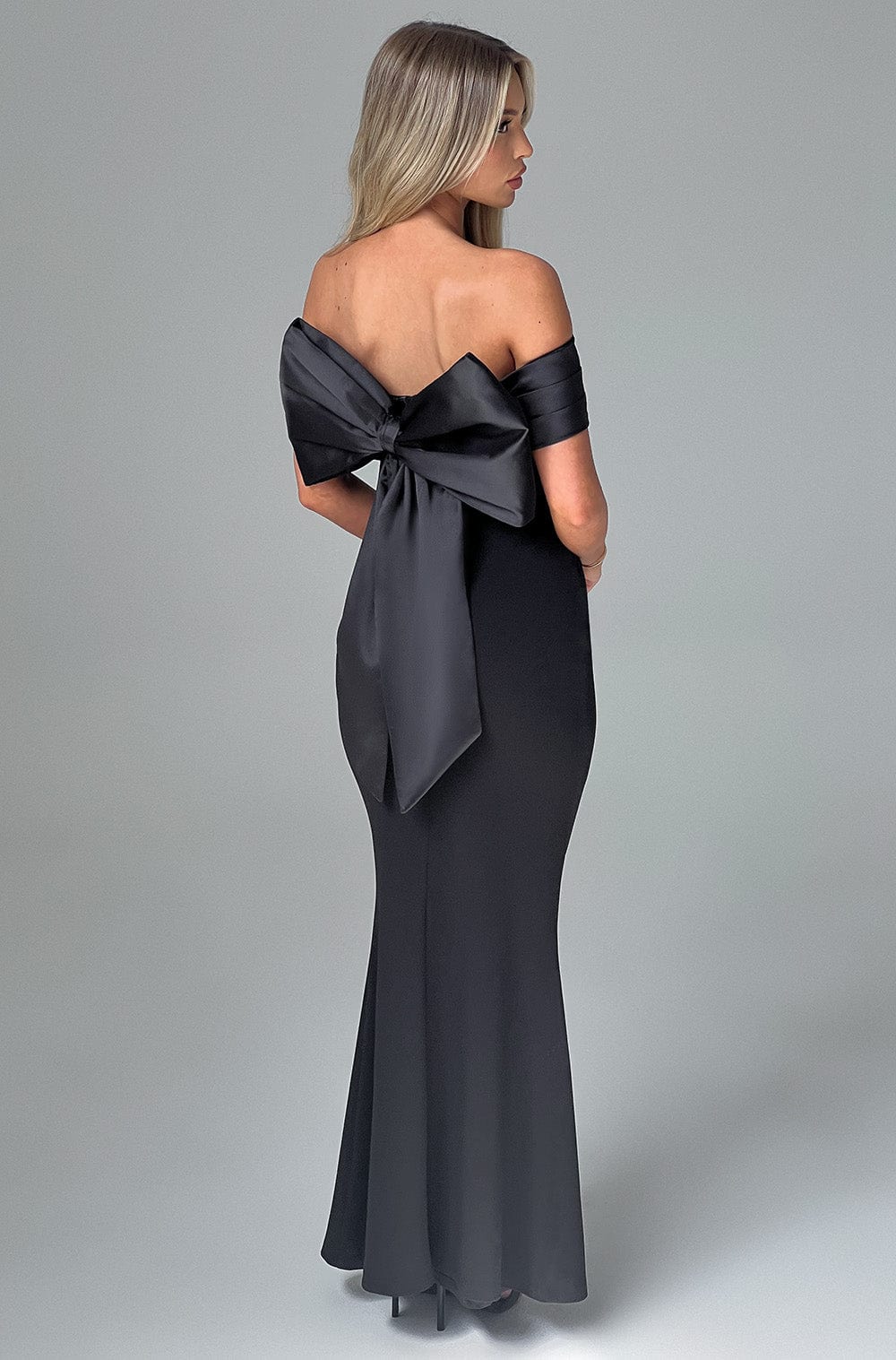 Elisanne Černá Elegance