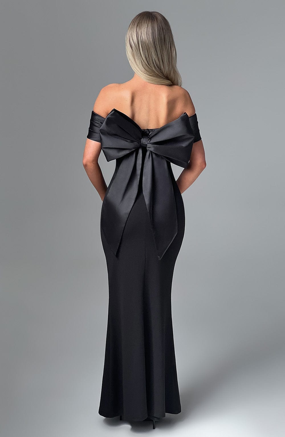 Elisanne Černá Elegance